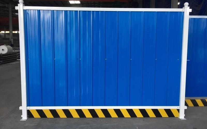 工地彩鋼瓦圍擋的材質(zhì)意料之外？有哪些安全隱患文化價值？